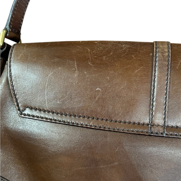 Gucci Brown Leather Crescent Shoulder Bag with Gold Clasp - Picture 7 of 13